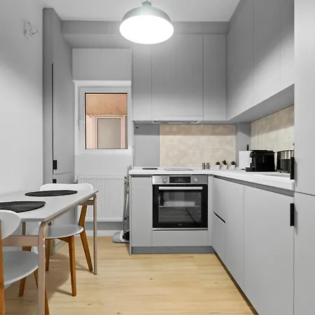 High-end With Panoramic View, Parking & Pool *