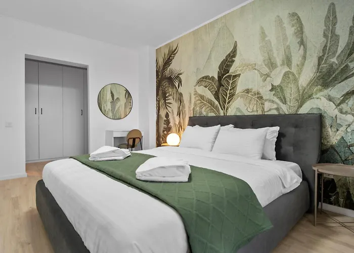 High-end With Panoramic View, Parking & Pool *