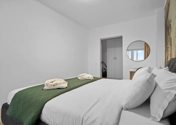 High-end With Panoramic View, Parking & Pool